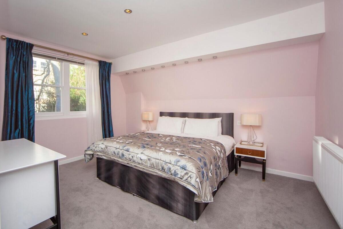 ※ Spacious Georgian Coach House & With Parking バース エクステリア 写真