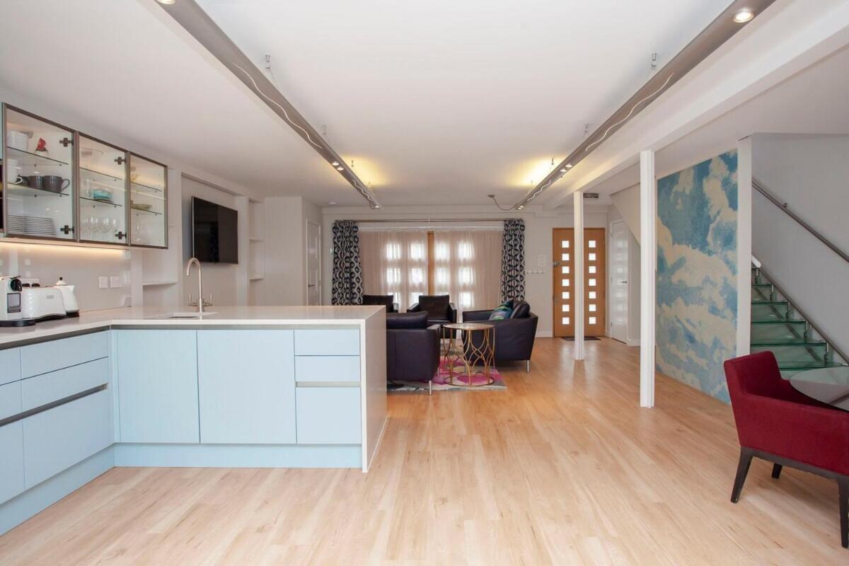 ※ Spacious Georgian Coach House & With Parking バース エクステリア 写真